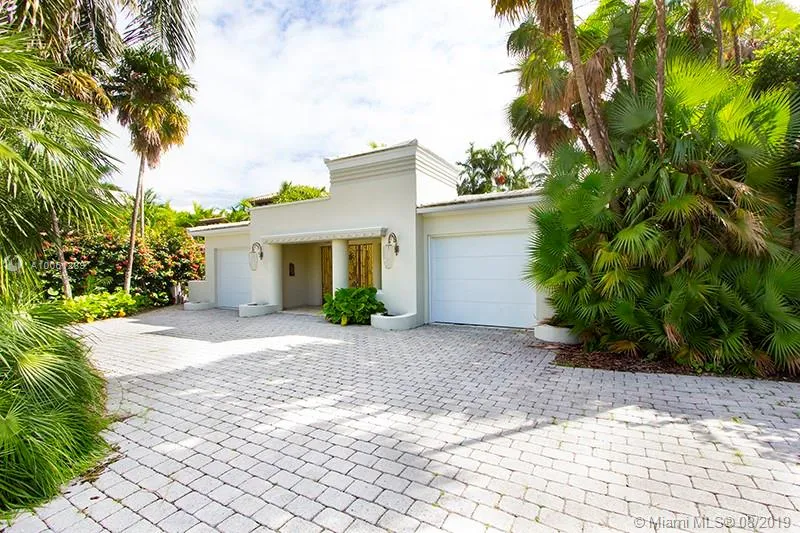 625 E Dilido Dr, Miami Beach FL 33139