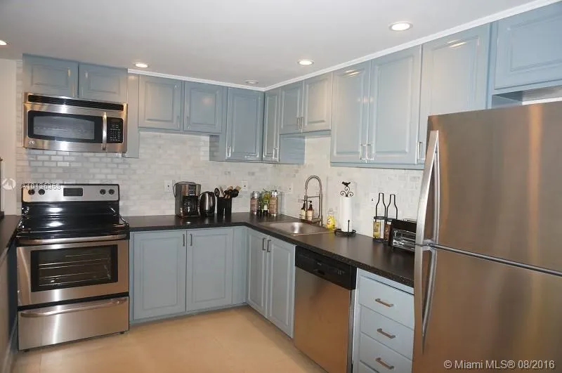 19370 COLLINS AV SEASONAL # 923, Sunny Isles Beach FL 33160