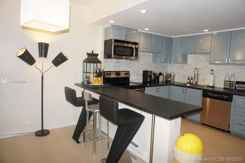 19370 COLLINS AV SEASONAL # 923, Sunny Isles Beach FL 33160