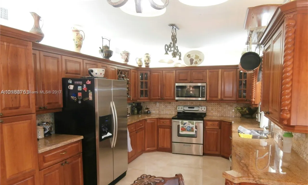 16253 NW 82nd Ave, Miami Lakes FL 33016