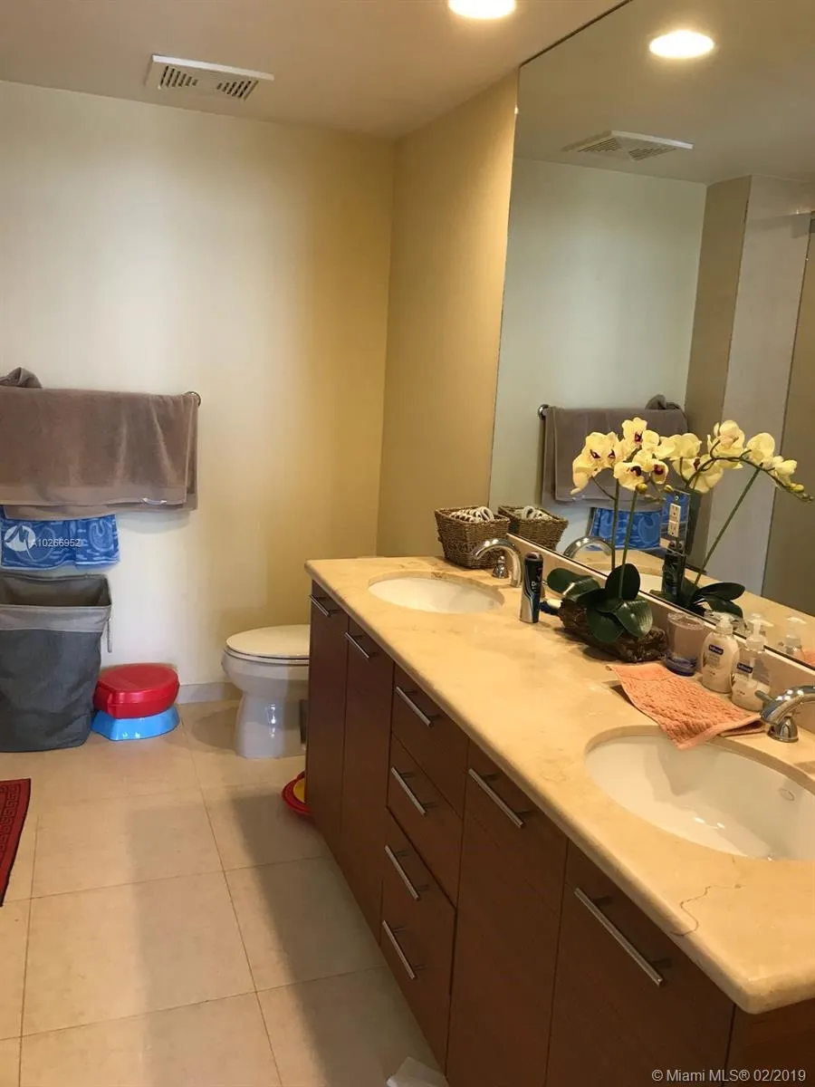 50 Biscayne Blvd # 3011, Miami FL 33132
