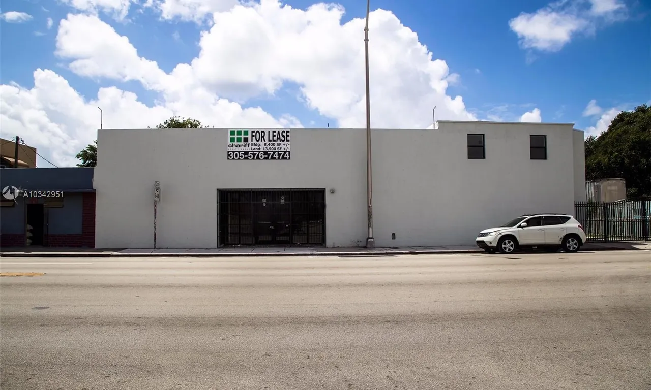 530 NW 54th St, Miami FL 33127