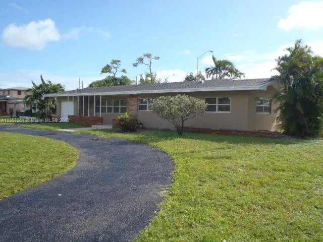 3 bedroom 2 bath for sale at 15901 Miami Dr, North Miami Beach FL 33162