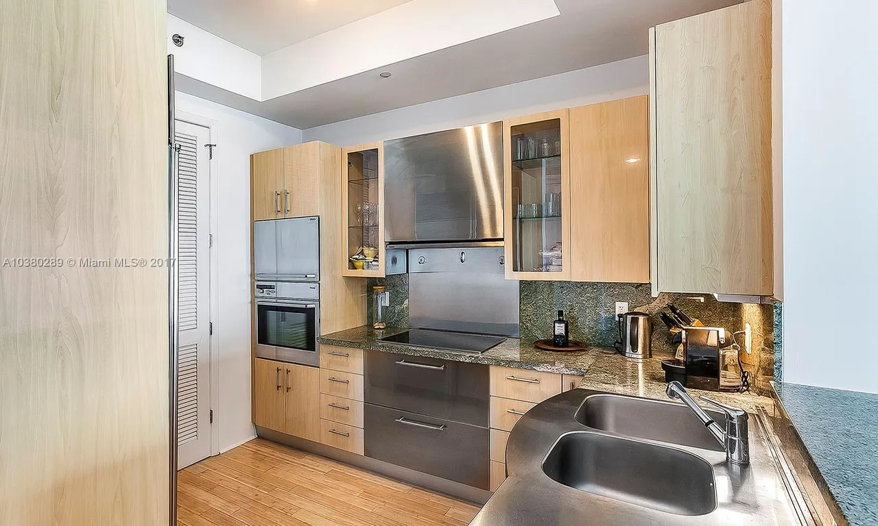 100 S Pointe Dr # 1802, Miami Beach FL 33139