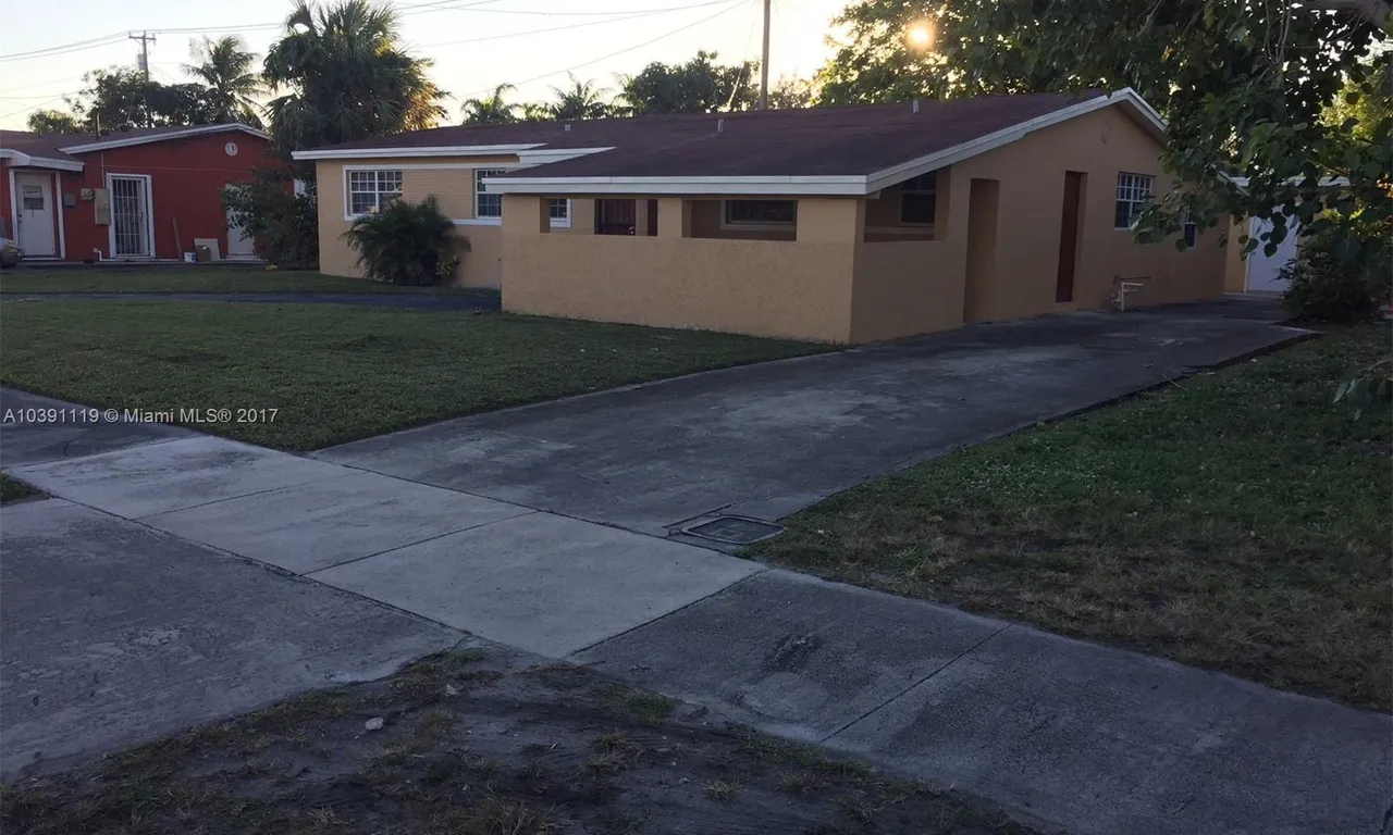 18502 NW 23rd Ct, Miami Gardens FL 33056