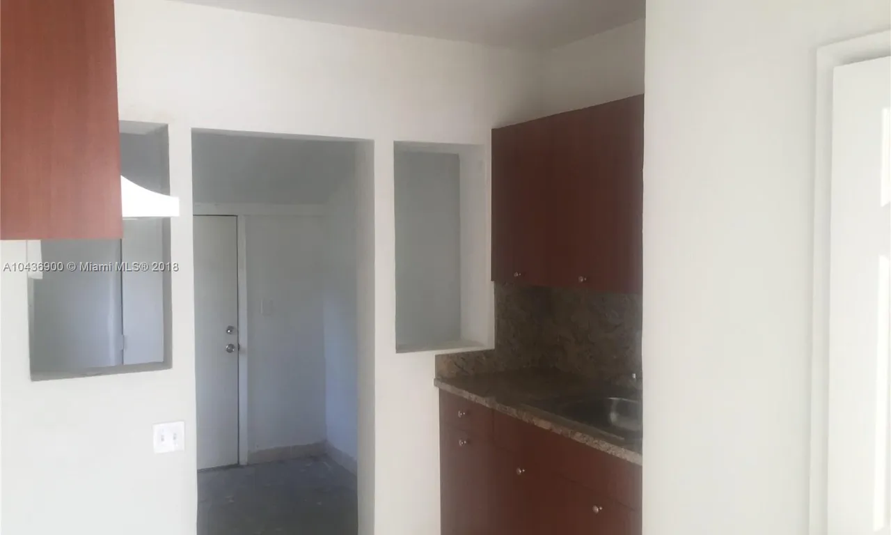 3041 NW 10th Ave, Miami FL 33127