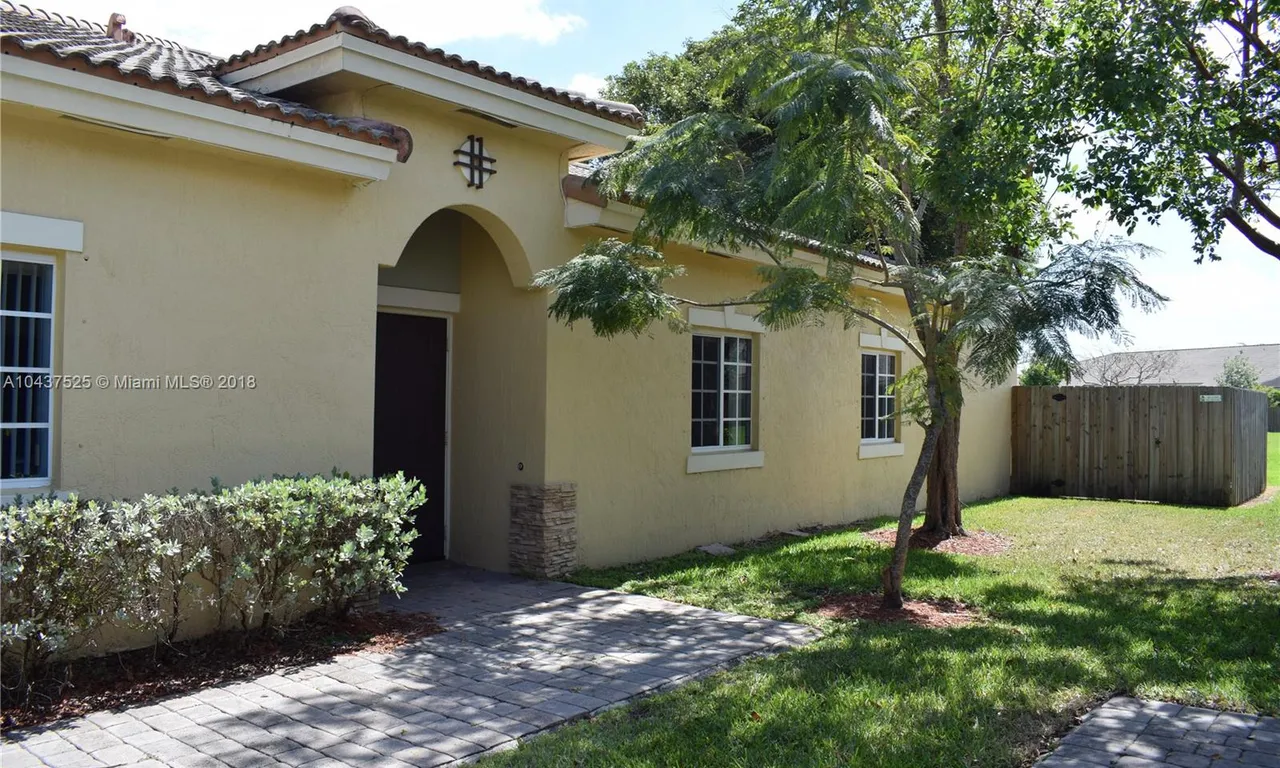 3 bedroom 2 bath for sale at 1225 NE 32nd Ave # 1225, Homestead FL 33033