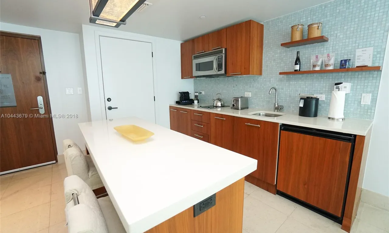 6801 Collins Ave # 708, Miami Beach FL 33141
