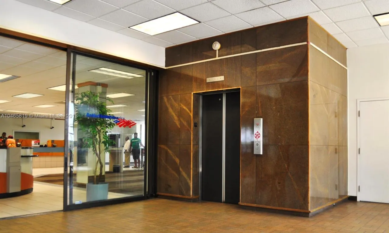 3661 W Oakland Park Blvd, Lauderdale Lakes FL 33311