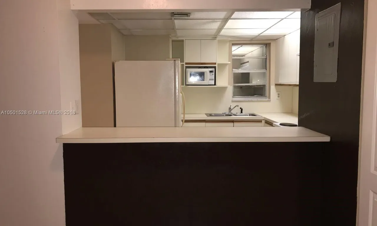 870 NW 87th Ave # 407, Miami FL 33172