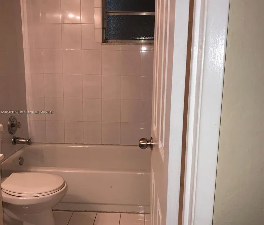 870 NW 87th Ave # 407, Miami FL 33172