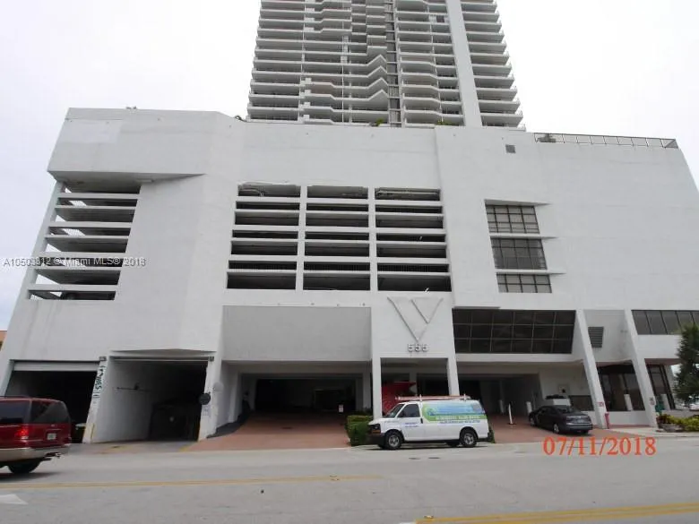 1 bedroom 1 bath for sale at 555 NE 15th St # 33J, Miami FL 33132