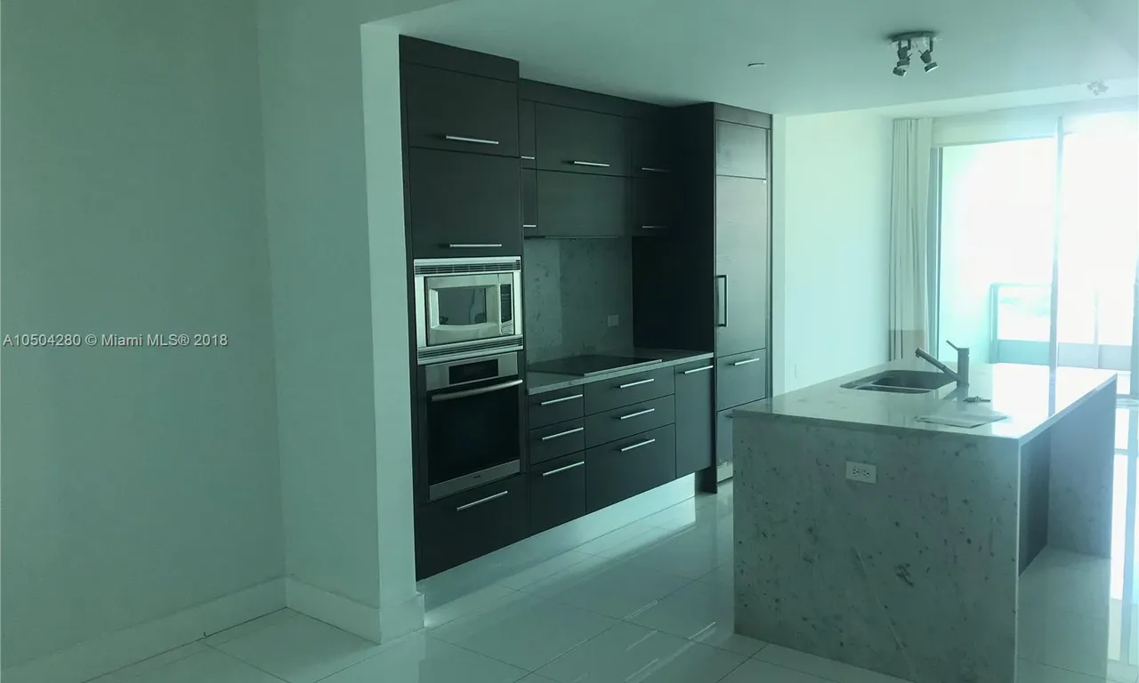 900 Biscayne Blvd # 3503, Miami FL 33132