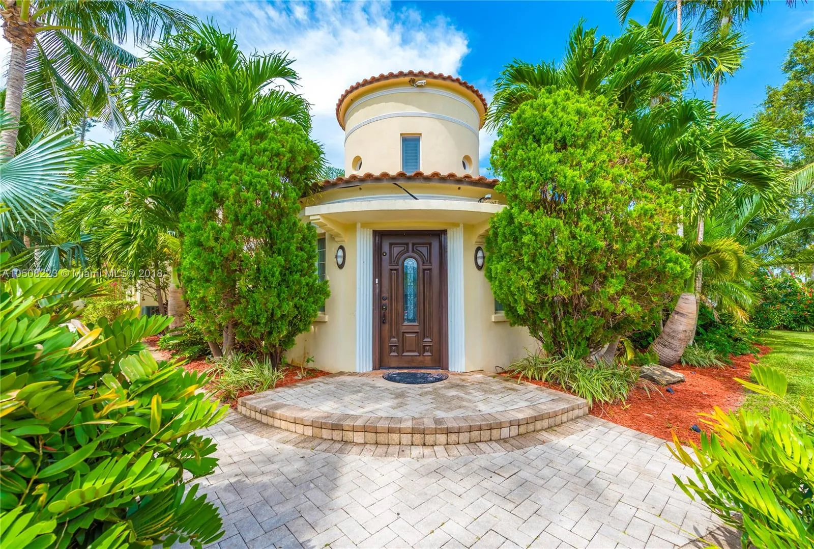 1051 NE 89th St, Miami FL 33138
