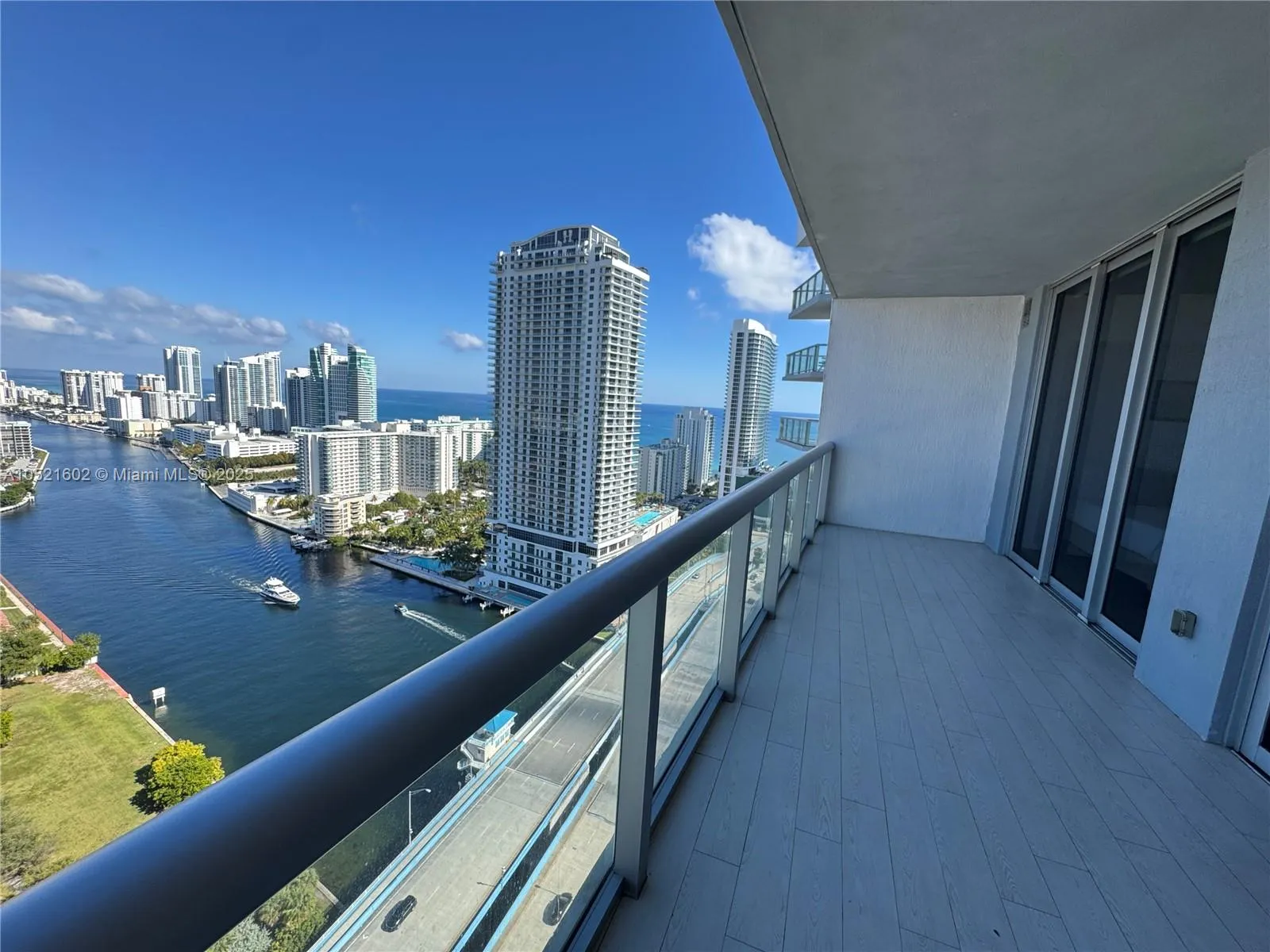 2 bedroom 2 bath for rent at 2600 E Hallandale Beach # 3104, Hallandale Beach FL 33009