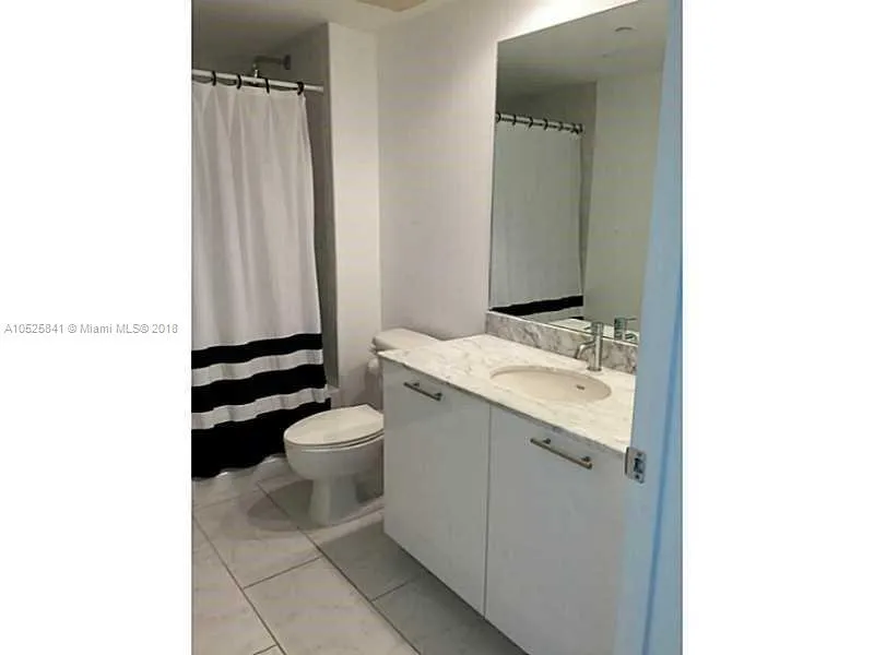 950 Brickell Bay Dr # 3403, Miami FL 33131