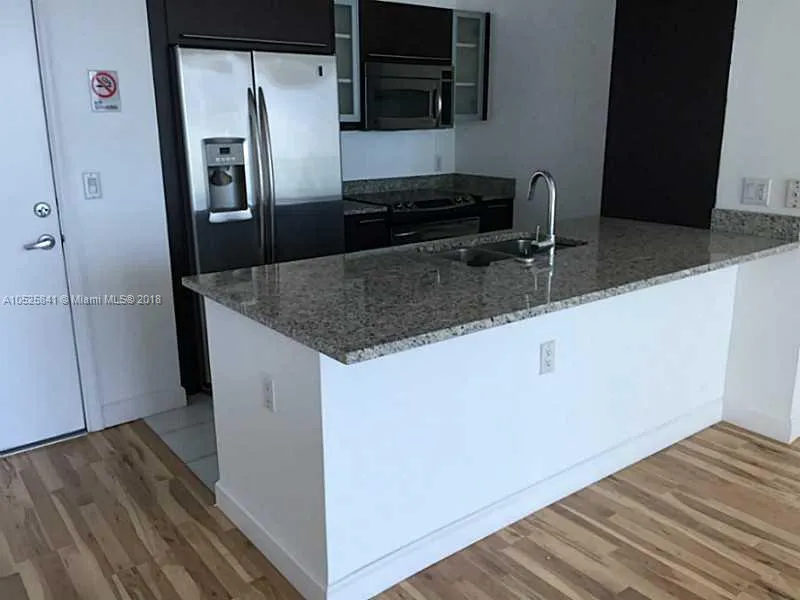 950 Brickell Bay Dr # 3403, Miami FL 33131