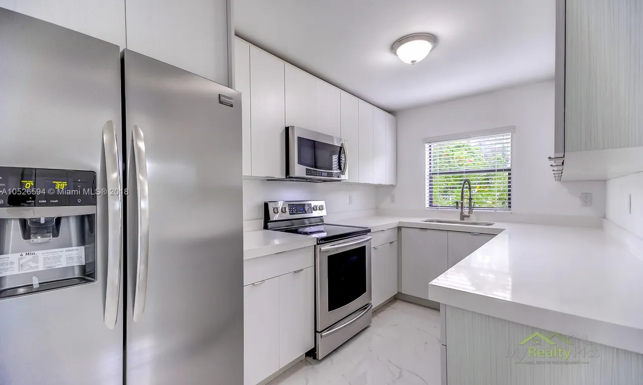 5 bedroom 4 bath for sale at 16131 SW 300th St, Homestead FL 33033