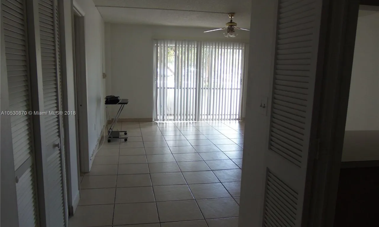 4156 Inverrary Dr # 105, Lauderhill FL 33319