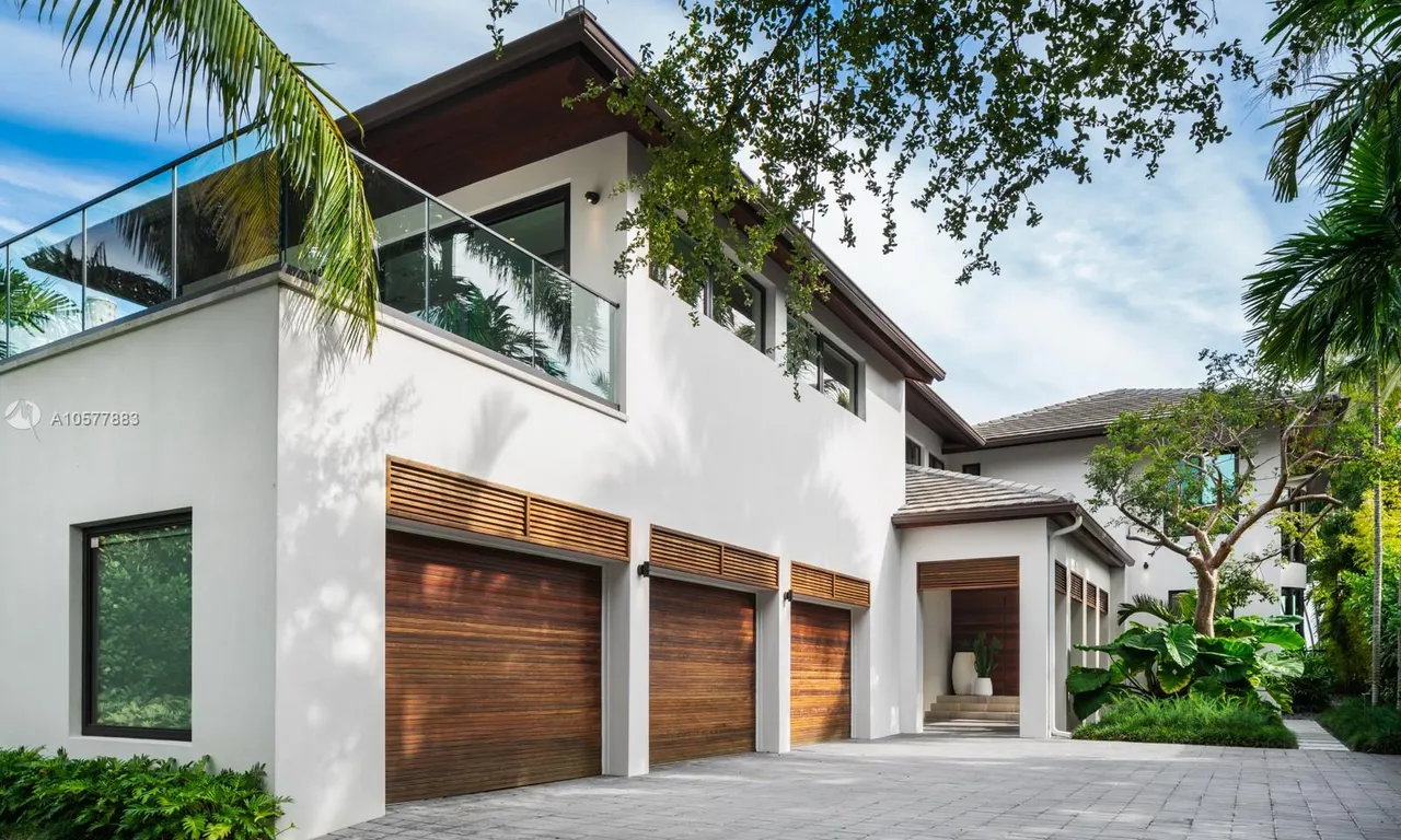 401 E Rivo Alto Dr, Miami Beach FL 33139