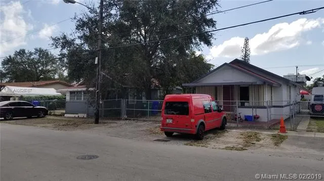 1932 NW 18th Ter, Miami FL 33125