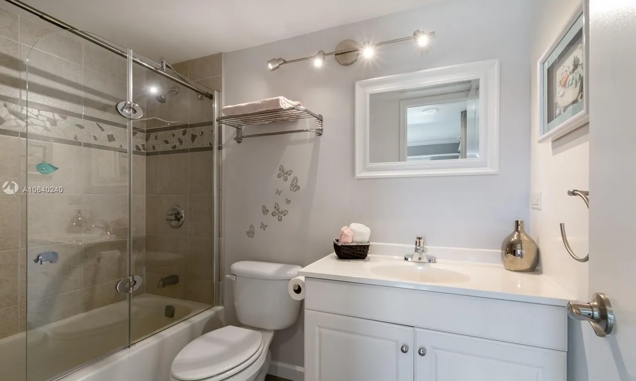 681 S Hollybrook Dr # 307, Pembroke Pines FL 33025