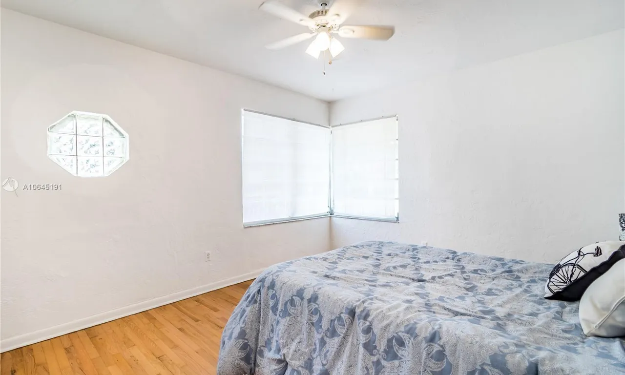 905 Michigan Ave # 2, Miami Beach FL 33139