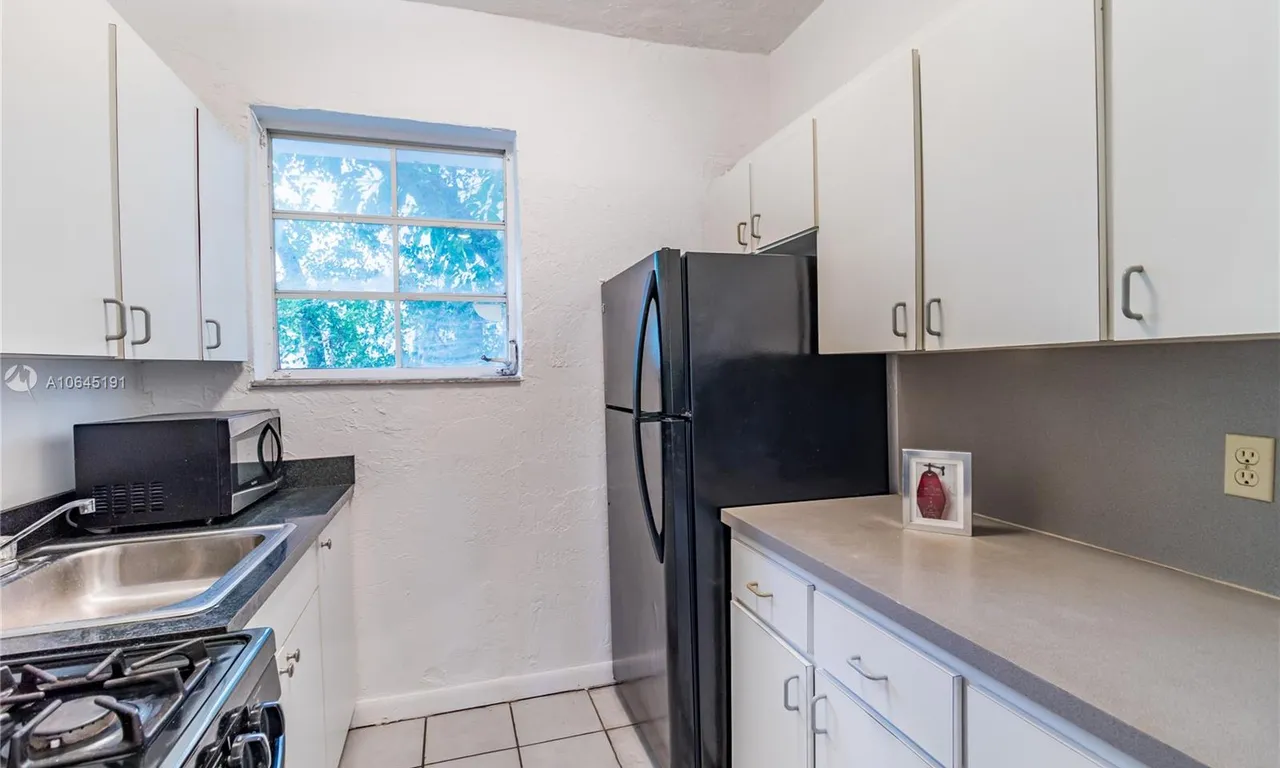 905 Michigan Ave # 2, Miami Beach FL 33139