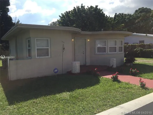 3 bedroom 2 bath for sale at 340 NE 170th St, North Miami Beach FL 33162