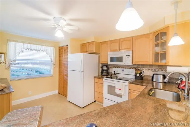 2 bedroom 2 bath for sale at 7688 NW 18th St # 102, Margate FL 33063