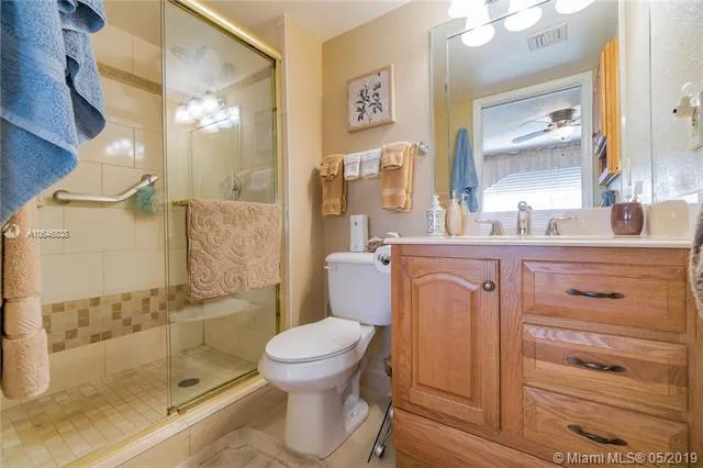 7688 NW 18th St # 102, Margate FL 33063