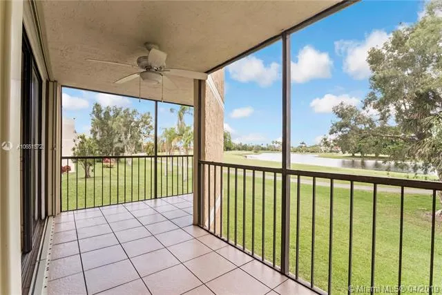 16175 Golf Club Rd # 201, Weston FL 33326