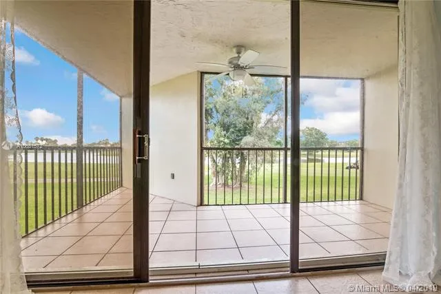 16175 Golf Club Rd # 201, Weston FL 33326