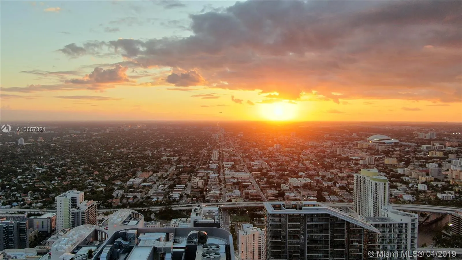 3 bedroom 3 bath for sale at 801 S Miami Ave # 5209, Miami FL 33130