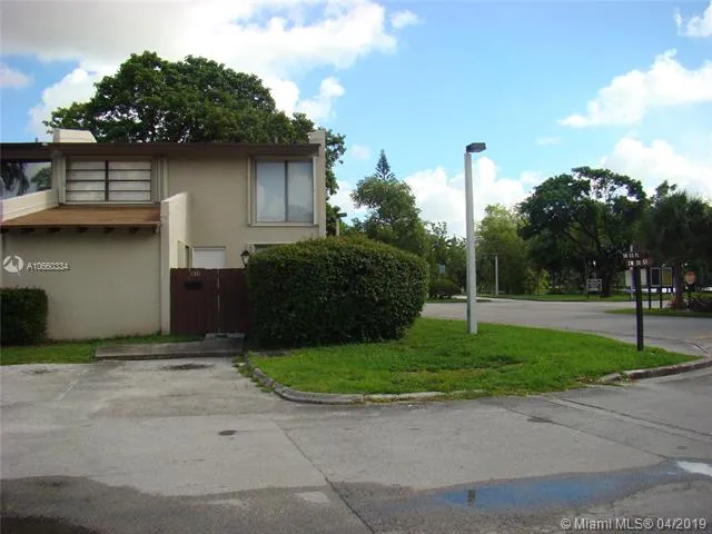 11331 SW 71st St, Miami FL 33173