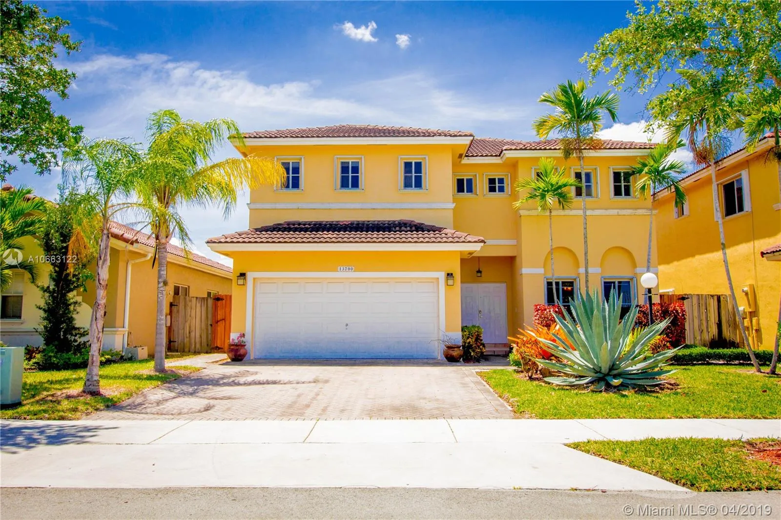 4 bedroom 4 bath for sale at 13700 SW 127th Ct, Miami FL 33186