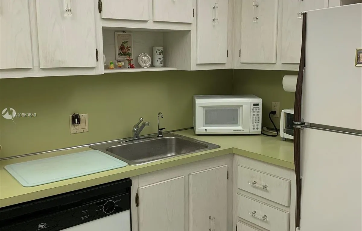 20379 W Country Club Dr # 1140, Aventura FL 33180