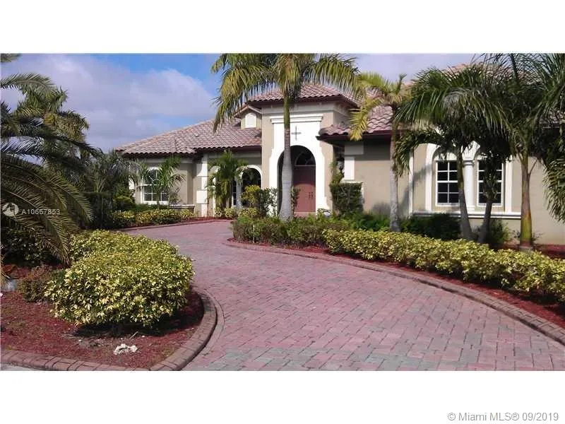 14443 S Jockey Cir S, Davie FL 33330