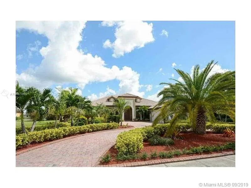 14443 S Jockey Cir S, Davie FL 33330
