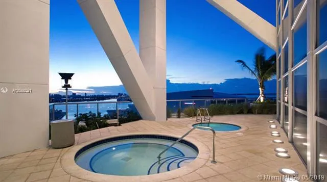 888 Biscayne Blvd # 5504, Miami FL 33132