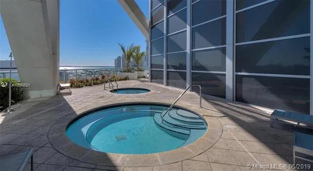 888 Biscayne Blvd # 5504, Miami FL 33132