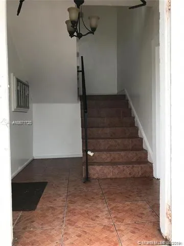 1684 SW 10th St, Miami FL 33135