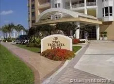 1 bedroom 1 bath for sale at 808 Brickell Key Dr # 3007, Miami FL 33131