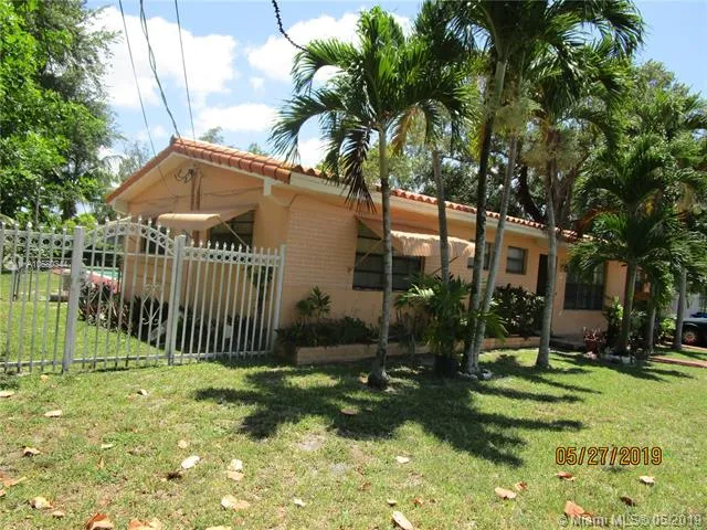 30 NW 152nd St, Miami FL 33169