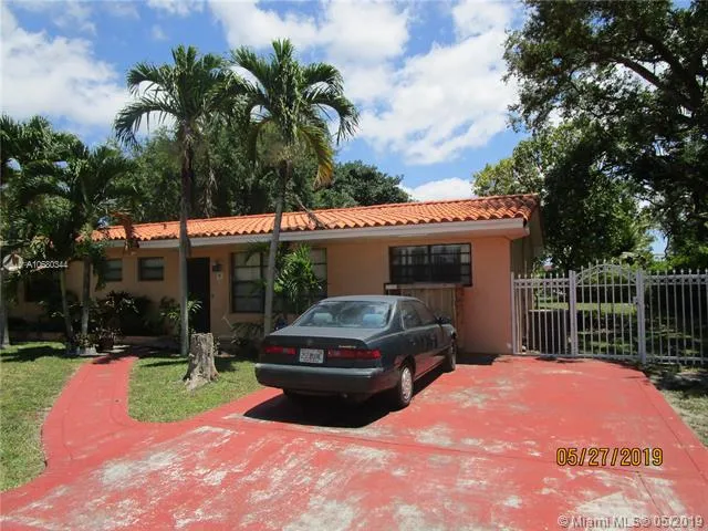 30 NW 152nd St, Miami FL 33169