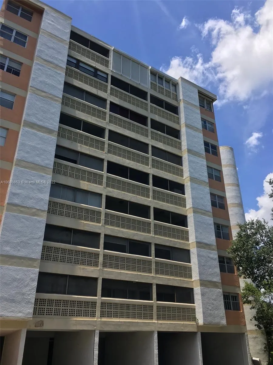 3301 Spanish Moss Ter # 906, Lauderhill FL 33319