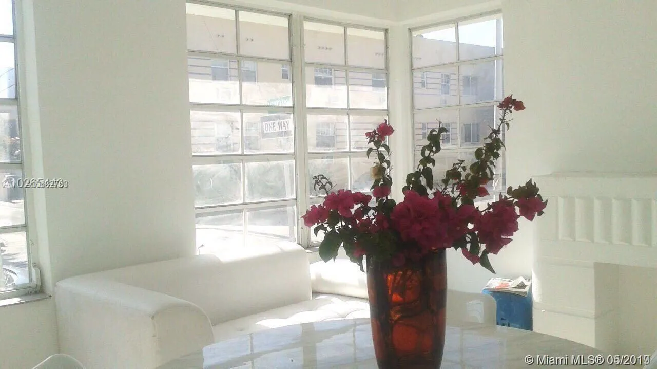 801 8th St # 101, Miami Beach FL 33139