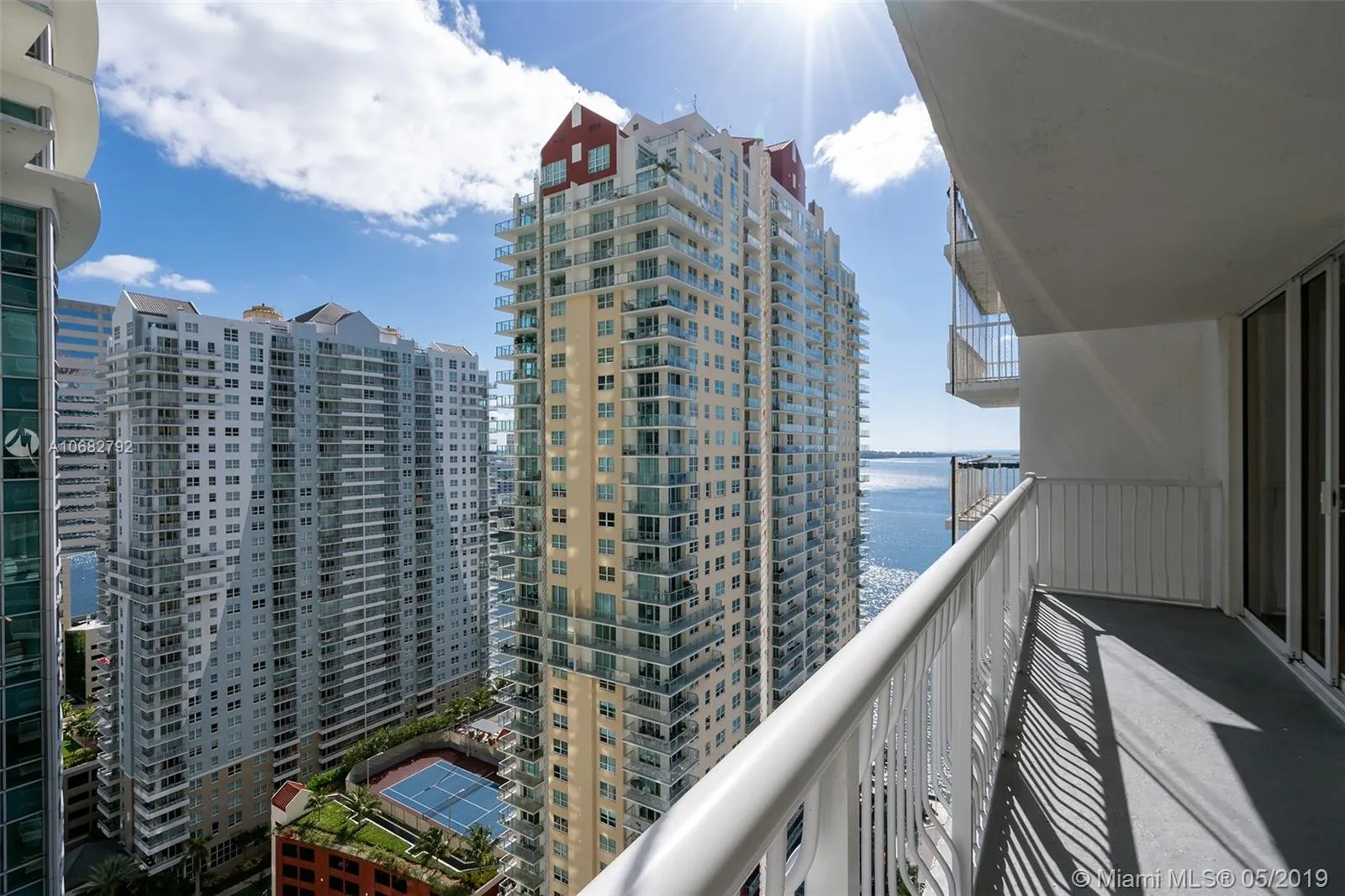 1200 Brickell Bay Dr # 2704, Miami FL 33131