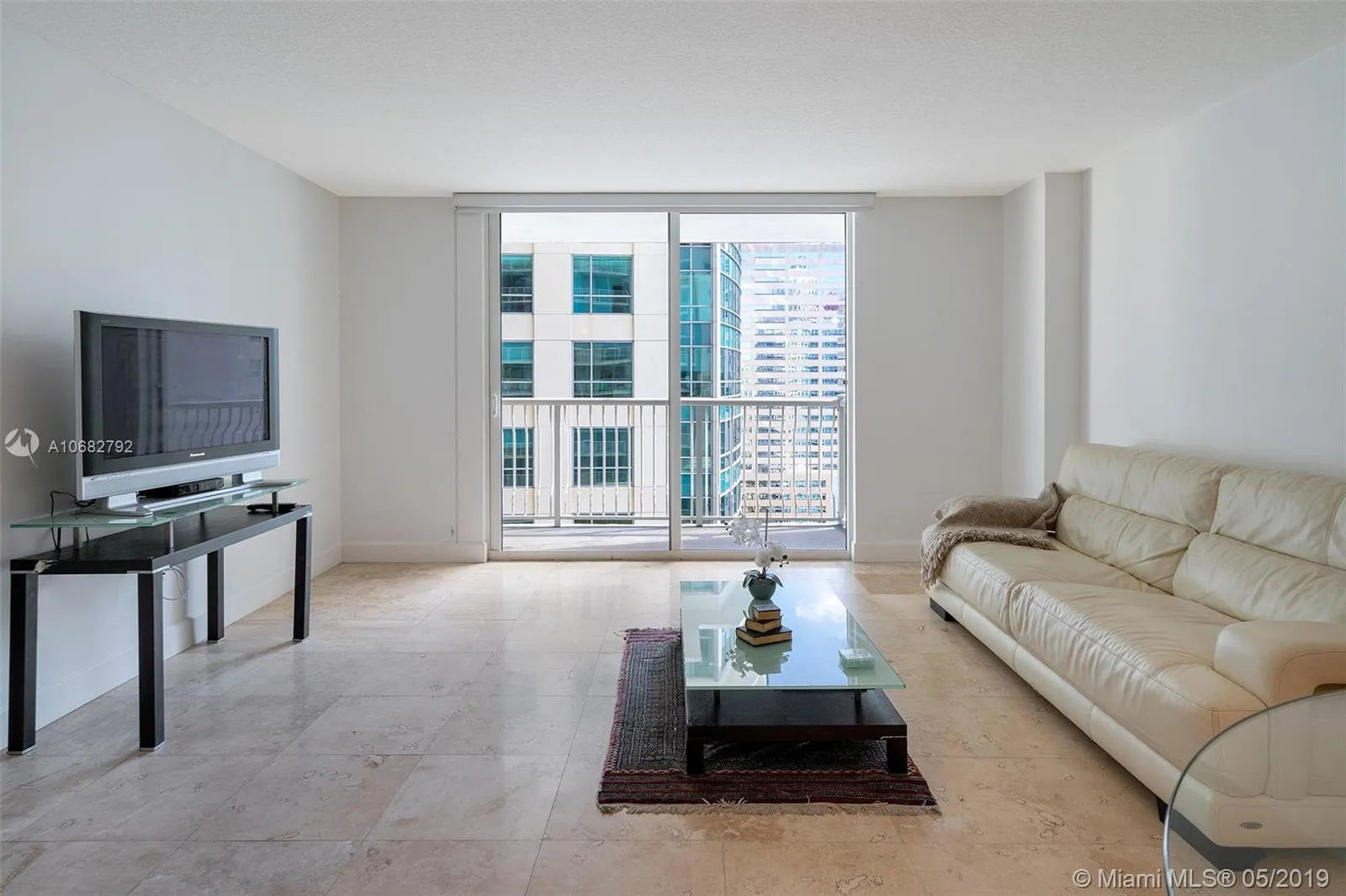 1200 Brickell Bay Dr # 2704, Miami FL 33131