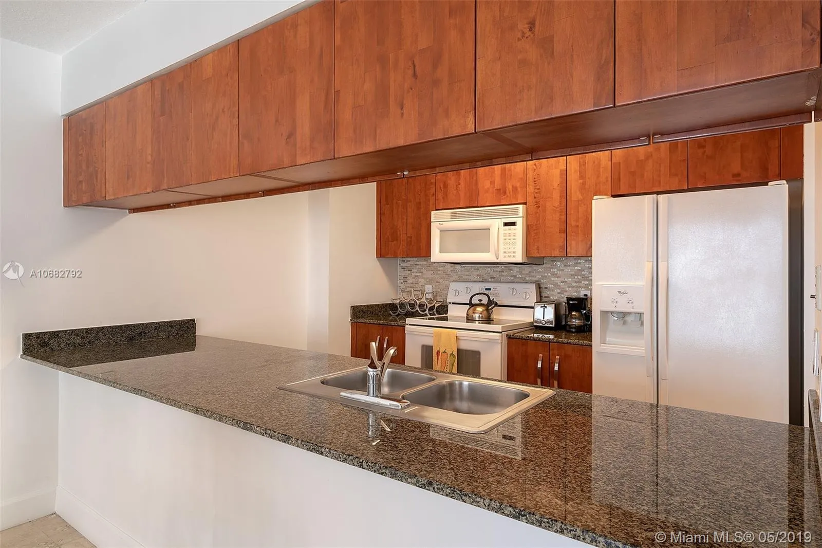 1200 Brickell Bay Dr # 2704, Miami FL 33131